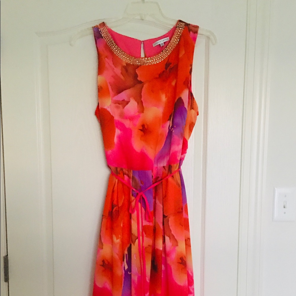 Dress - Picture 2 of 9